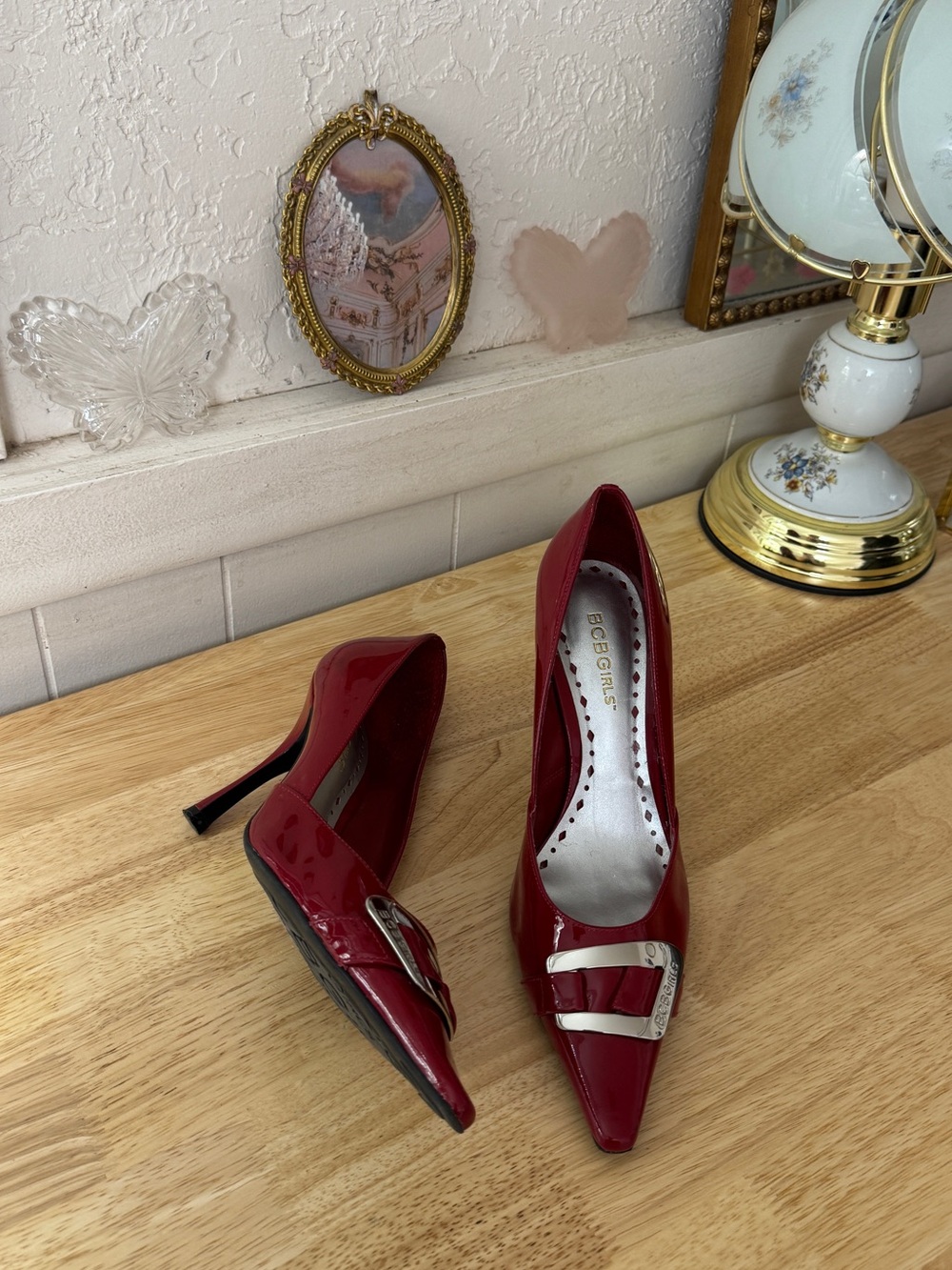 Whimsical 2000’s BCBG Girls Red Patent Buckle Pointed Toe Heels Size 8 Indie